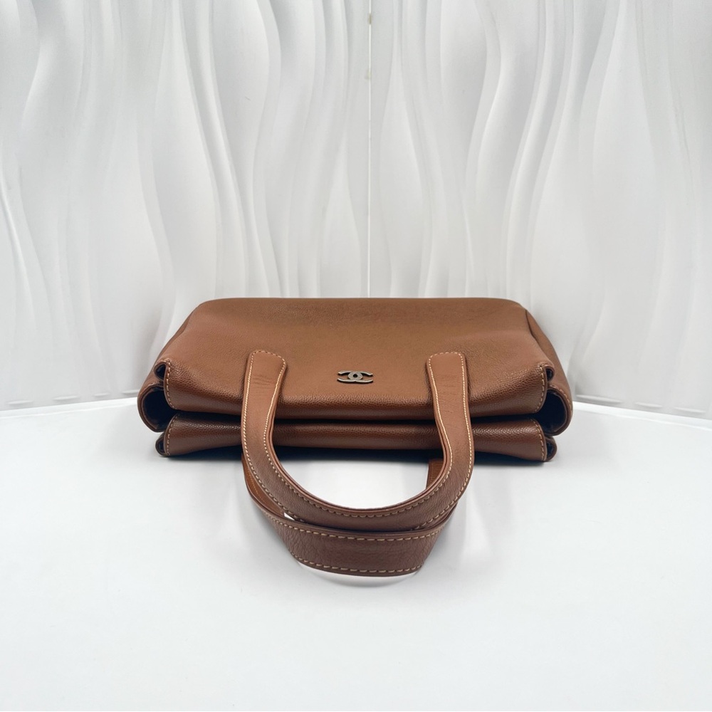CHANEL Vintage Caviar Leather Tote Bag Caramel Brown Silver Hardware - Picture 5 of 12